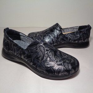 Klogs Size 8 M LEENA Silver Paisley Leather Loafers New Women's Work Shoes